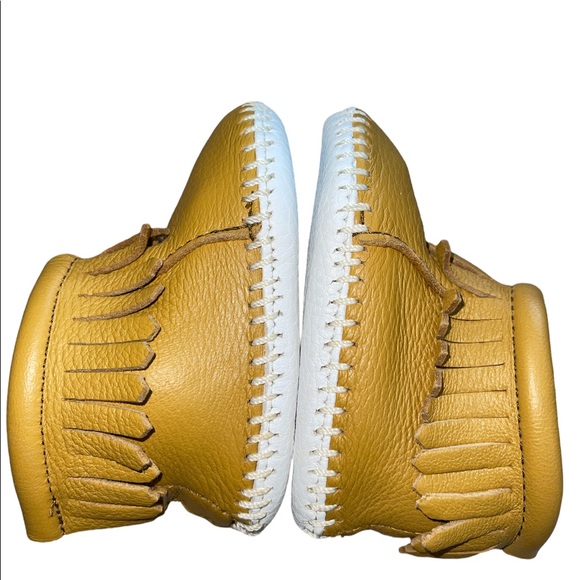 Leather Baby Moccasins - Picture 3 of 4